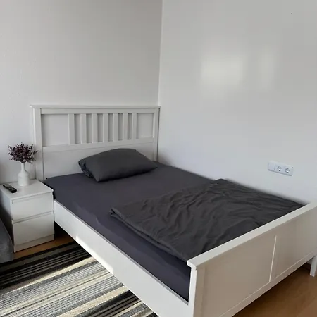 6 Am Stuttgarter Flughafen-messe Affittacamere